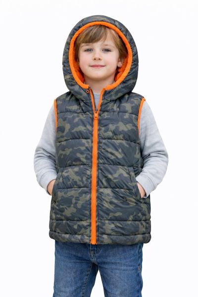 صورة صديري أولادي بطبعة عسكرية أخضر زيتي بغطاء رأس (Koton)