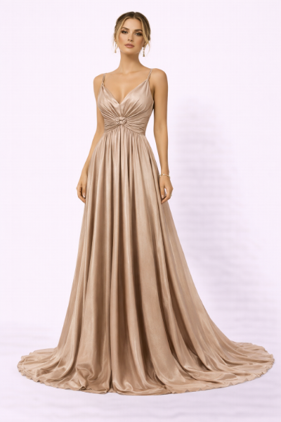 صورة فستان سهرة ذهبي بلمعة ميتاليك وتصميم صدر (Guess)