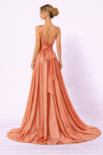 صورة فستان سهرة مشمشي  (Guess)