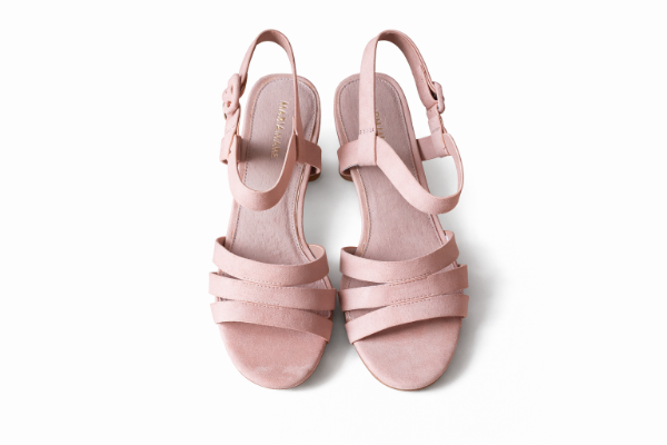 صورة (Mariamare) صندل وردي ناعم بكعب أنيق