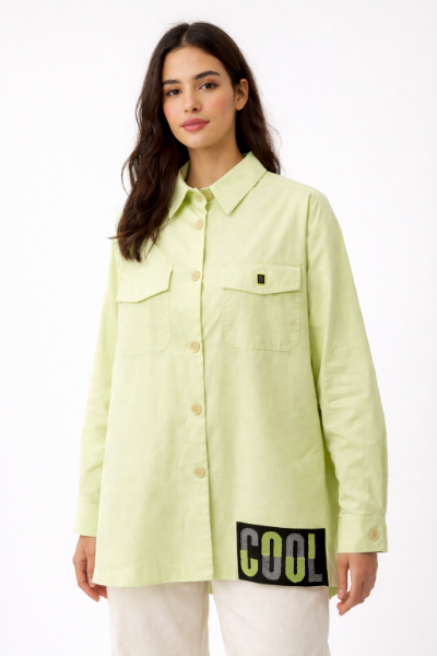 صورة قميص أخضر فاتح بطبعة (Hanita)