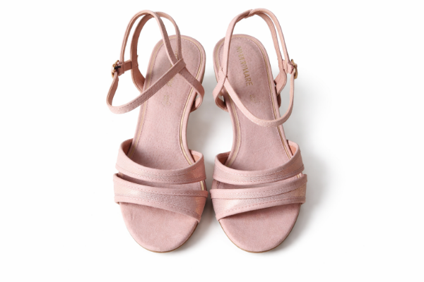 صورة (Mariamare) صندل وردي لامع بكعب أنيق