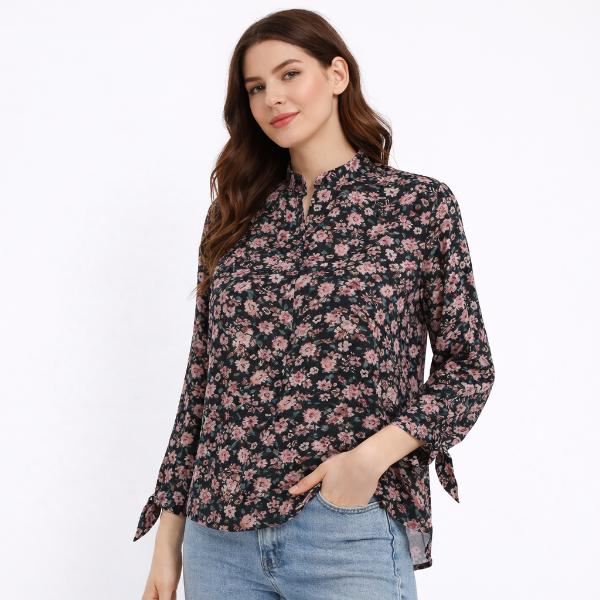 صورة بلوزة مشجرة بياقة(guess)