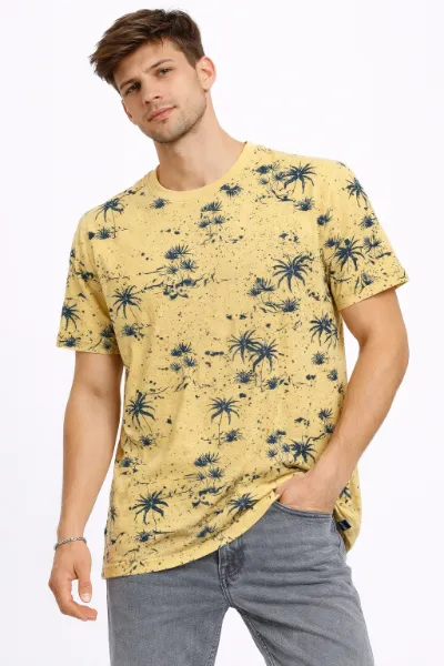 صورة تيشيرت رجالي أصفر بطبعة نخيل (inside)