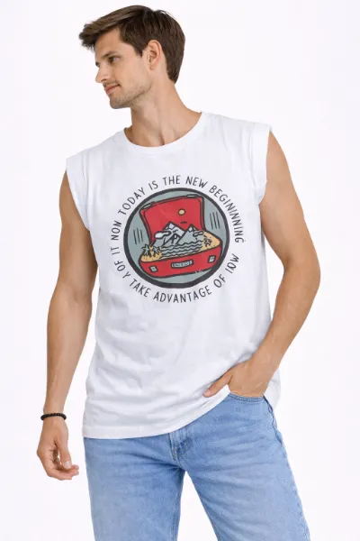 صورة كت رجالي أبيض بطباعة أمامية (INSIDE)