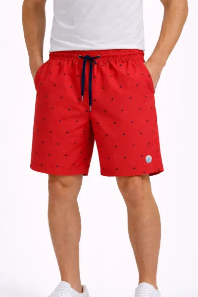 صورة شورت رجالي أحمر بطباعة ميني جرافيك (INSIDE)