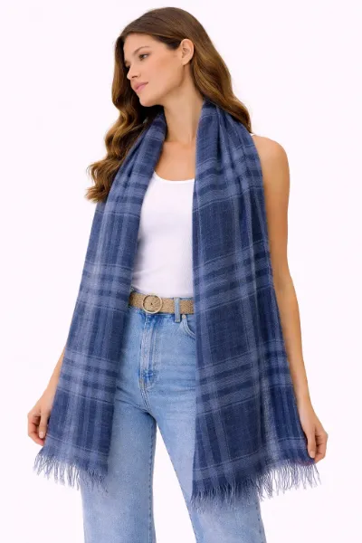 صورة شال كارو أزرق (in side)