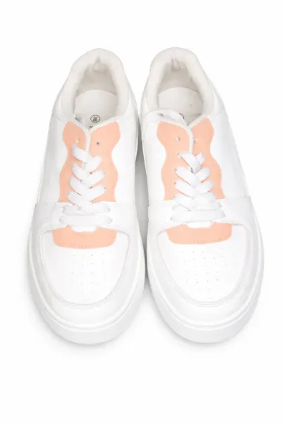 صورة حذاء كاجوال أبيض نسائي (INSIDE)