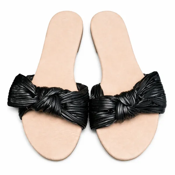 صورة حذاء نسائي أسود بعقدة عريضة (INSIDE)