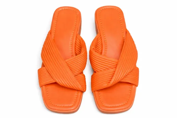 صورة صندل نسائي برتقالي بتصميم كروس (INSIDE)