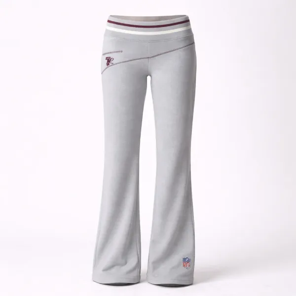 صورة بنطلون رمادي (Reebok)